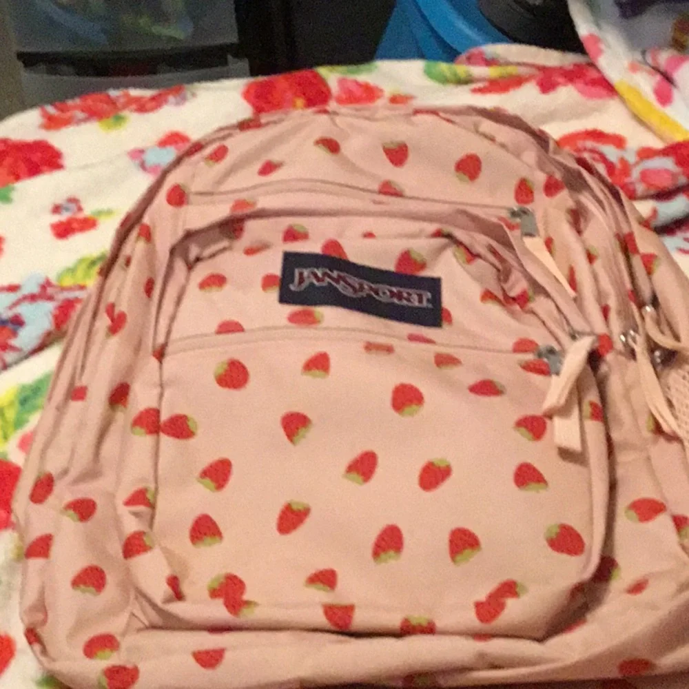 ❤️ JanSport 5 Pocket Backpack Strawberry Print